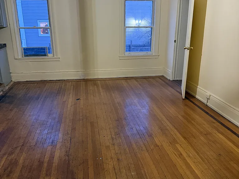 72 No Munn Ave #1 — Photo 2