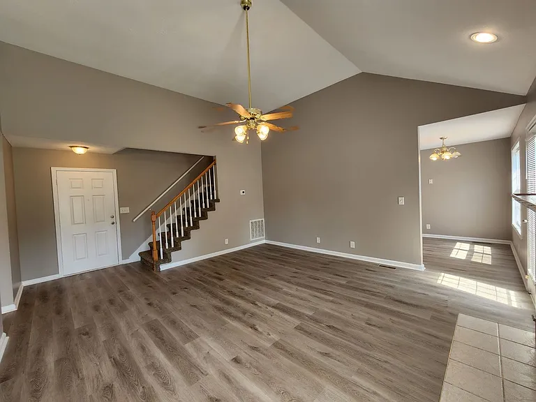 163 Appellate Ct — Photo 3