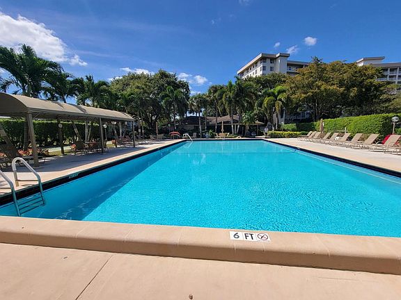 2nd image of 3510 Oaks Way #405-405-40