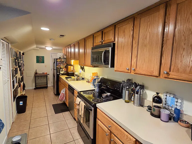 1361 Parkwood Pl NW #B — Photo 12