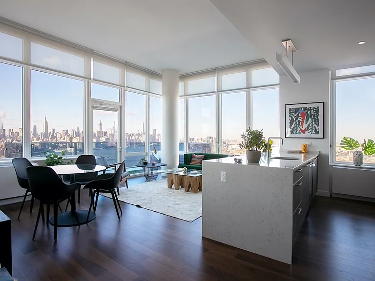 2 N 6th Pl #38C — Photo 1