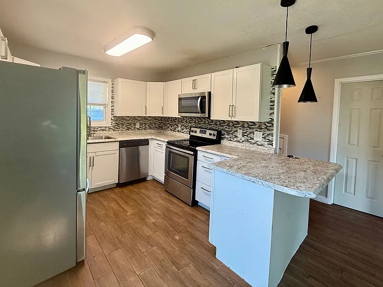 2213 Spence Cir — Photo 4