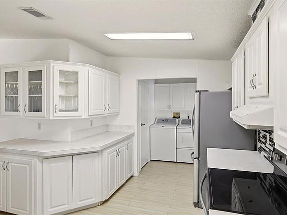 4th image of 8414 Castle Garden Rd