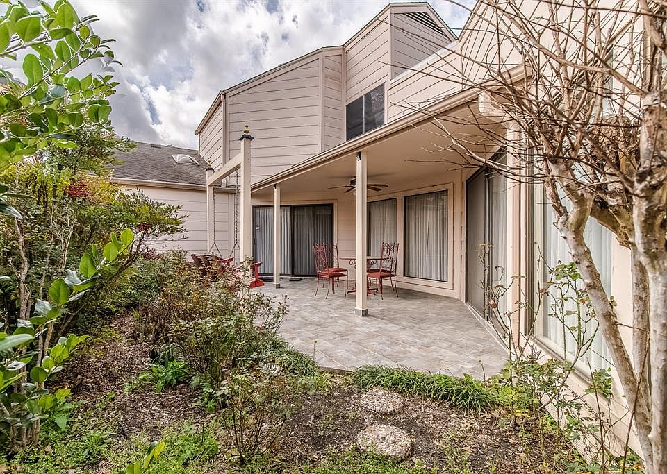 1st image of 12800 Briar Forest Dr Unit 29