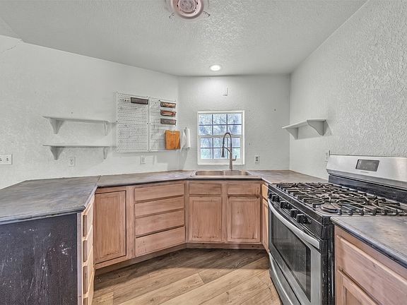 4th image of 1029 County Road 1107