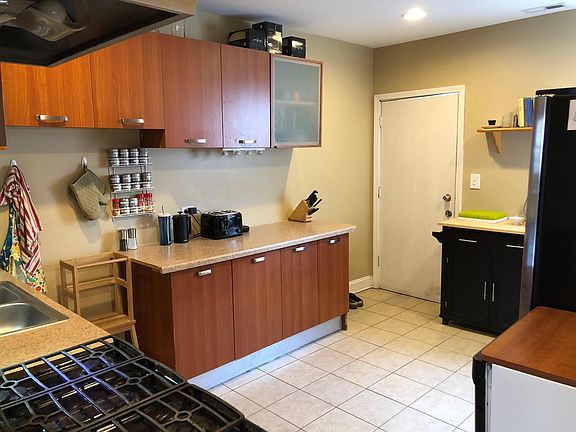 5th image of 5700 N Clark St #2