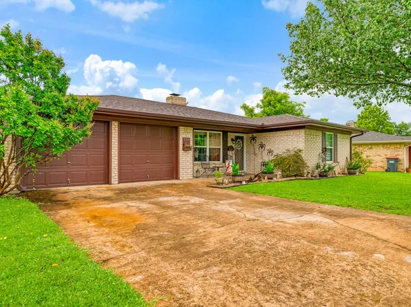 550 21st St NE, Paris, TX 75460