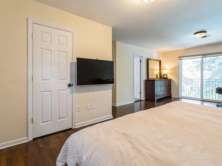 437 Summit St — Photo 19