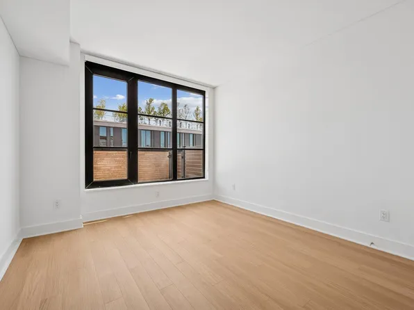 499 President Street image 11 of 36