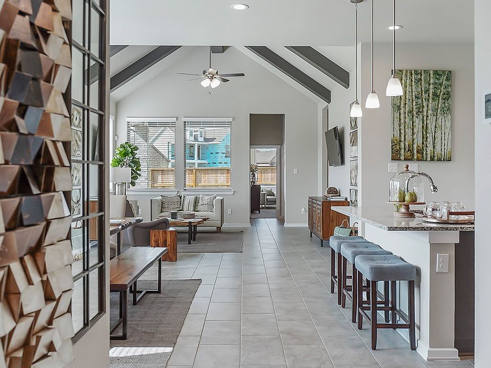 2-HOU-chesmarhomes-ORLANDO-A-HuntersCreekMODEL-foyer.jpg