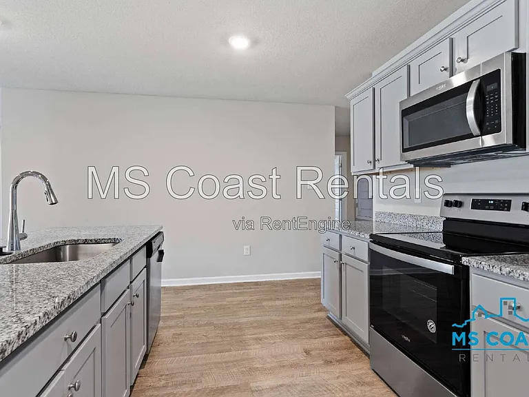15236 Cypress Way — Photo 10
