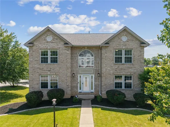 164 Stratford Ct, New Stanton, PA 15672