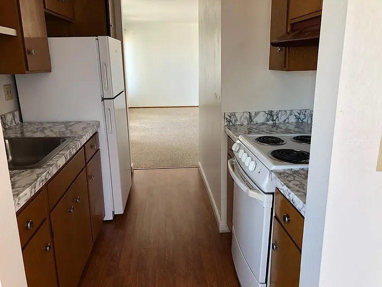 1591 Laurel St — Photo 6