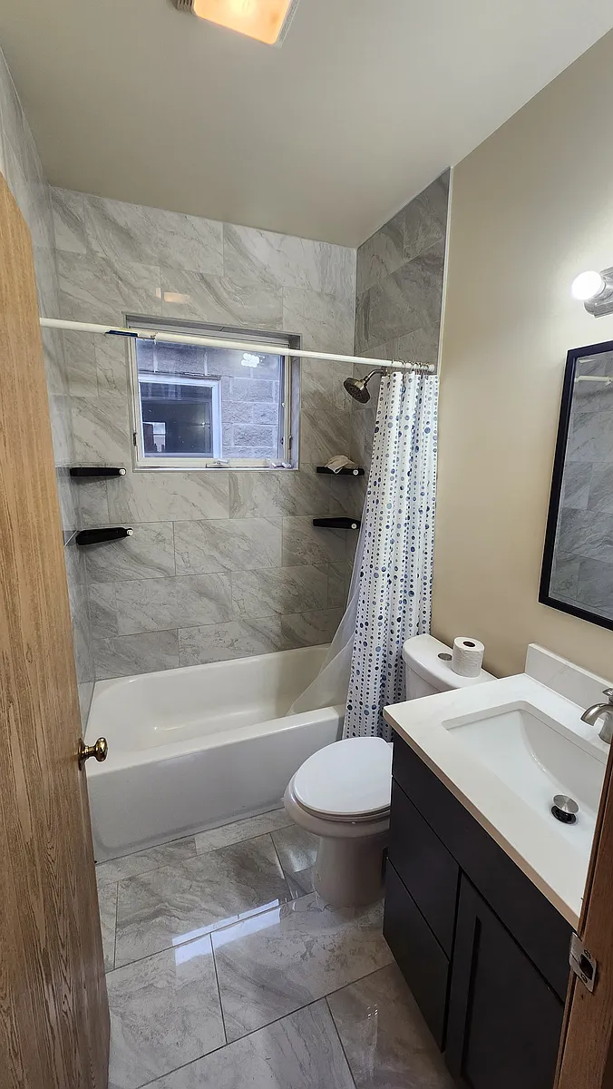Building Photo - 1425 S Karlov Ave #3
