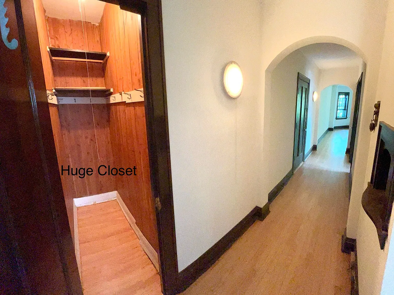 704 S Maple Ave — Photo 4