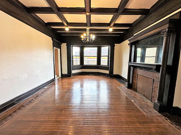 4th image of 363 S Negley Ave APT 2