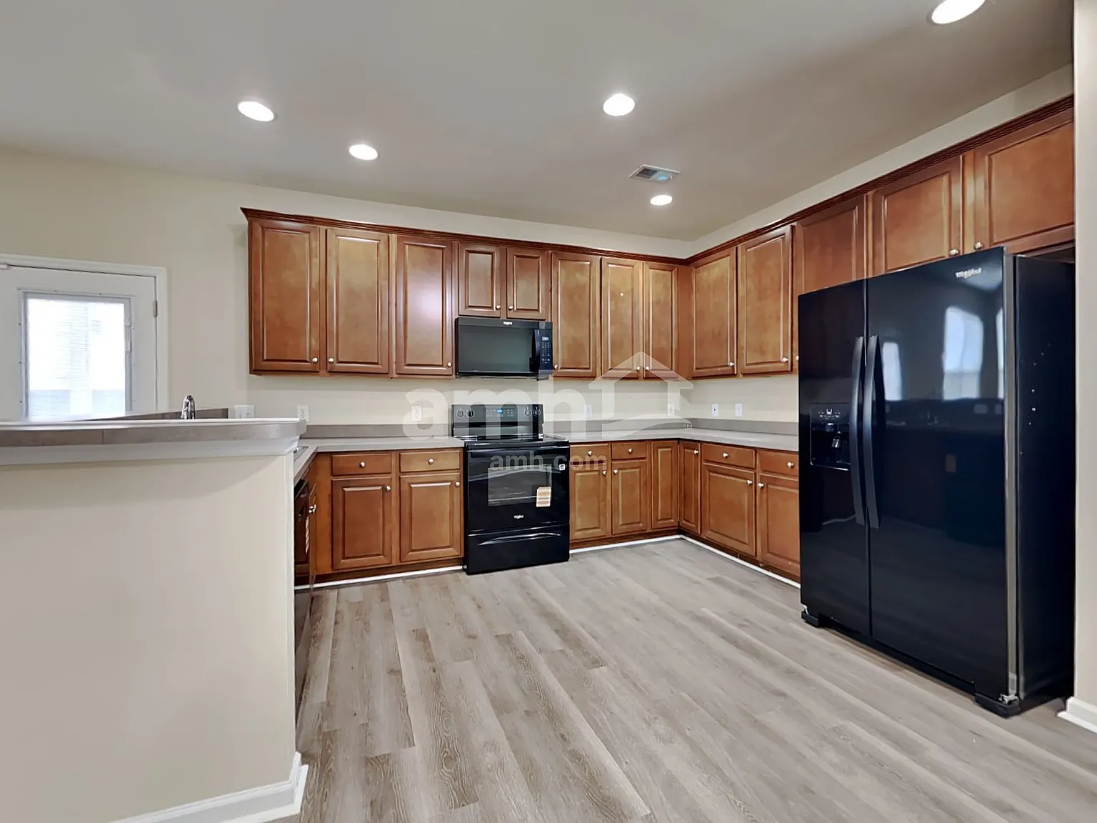 4 bed, 2.5 bath, 2619 sqft, $2,665 — Photo 3