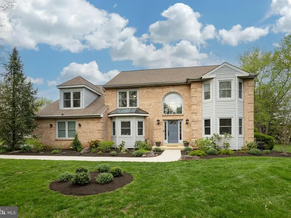 347 Meadowview Dr, Trappe, PA 19426