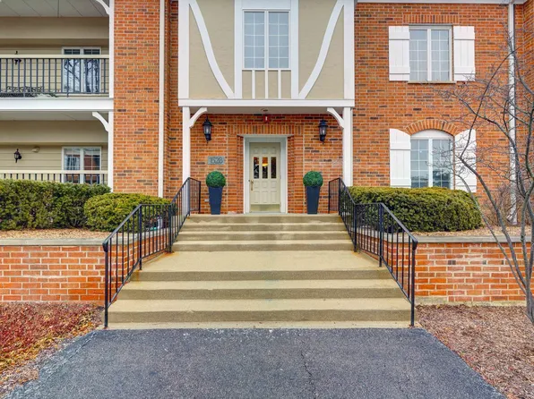 1528 Shire Cir Unit 1A, Inverness, IL 60067