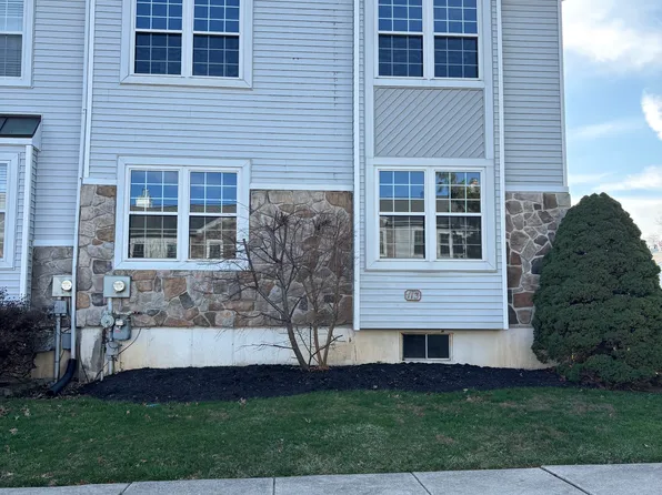 113 Yellowwood Ct, Collegeville, PA 19426