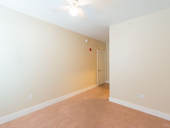4th image of 632 N College Ave APT 4
