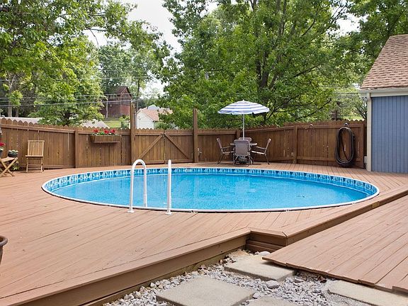 Pool & Deck