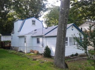 40 Roosevelt Trl, Hopatcong, NJ 07843
