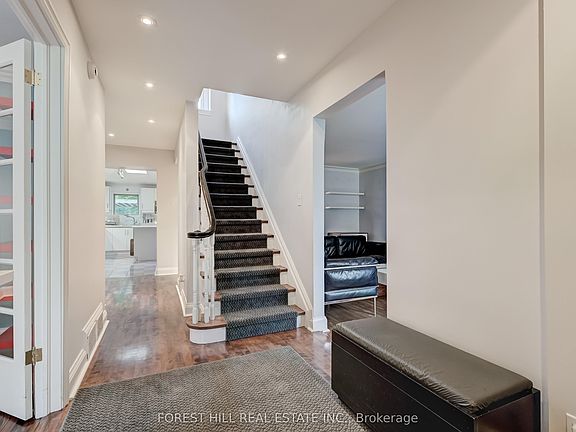 4th image of 112 Dewbourne Ave