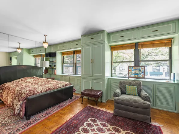 411 East 57th Street 2F image 3 of 10