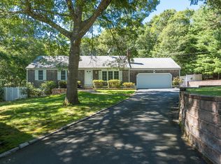 35 Sharon Cir, Osterville, MA 02655