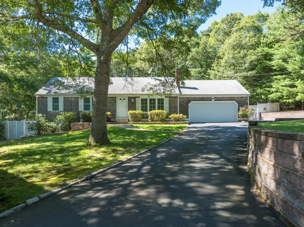 35 Sharon Circle, Osterville, MA 02655