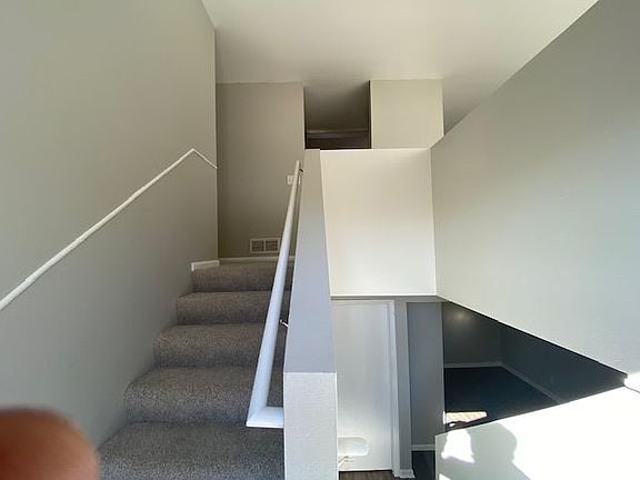 4th image of 11110 Black St