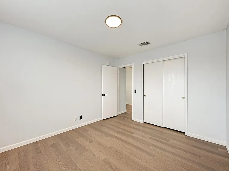125 Holland St — Photo 30