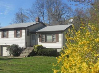 6 Oakdale Pl, Branford, CT 06405