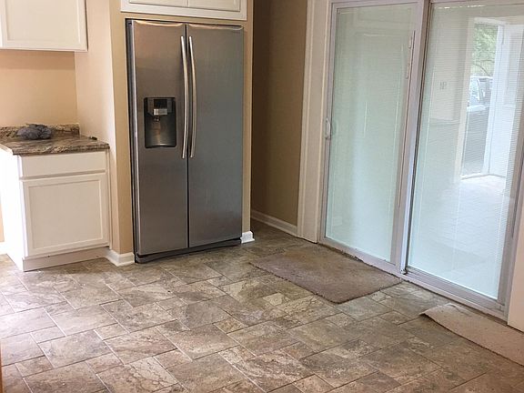 3rd image of 10206 Misty Brook Ln