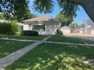 905 M St, Aurora, NE 68818