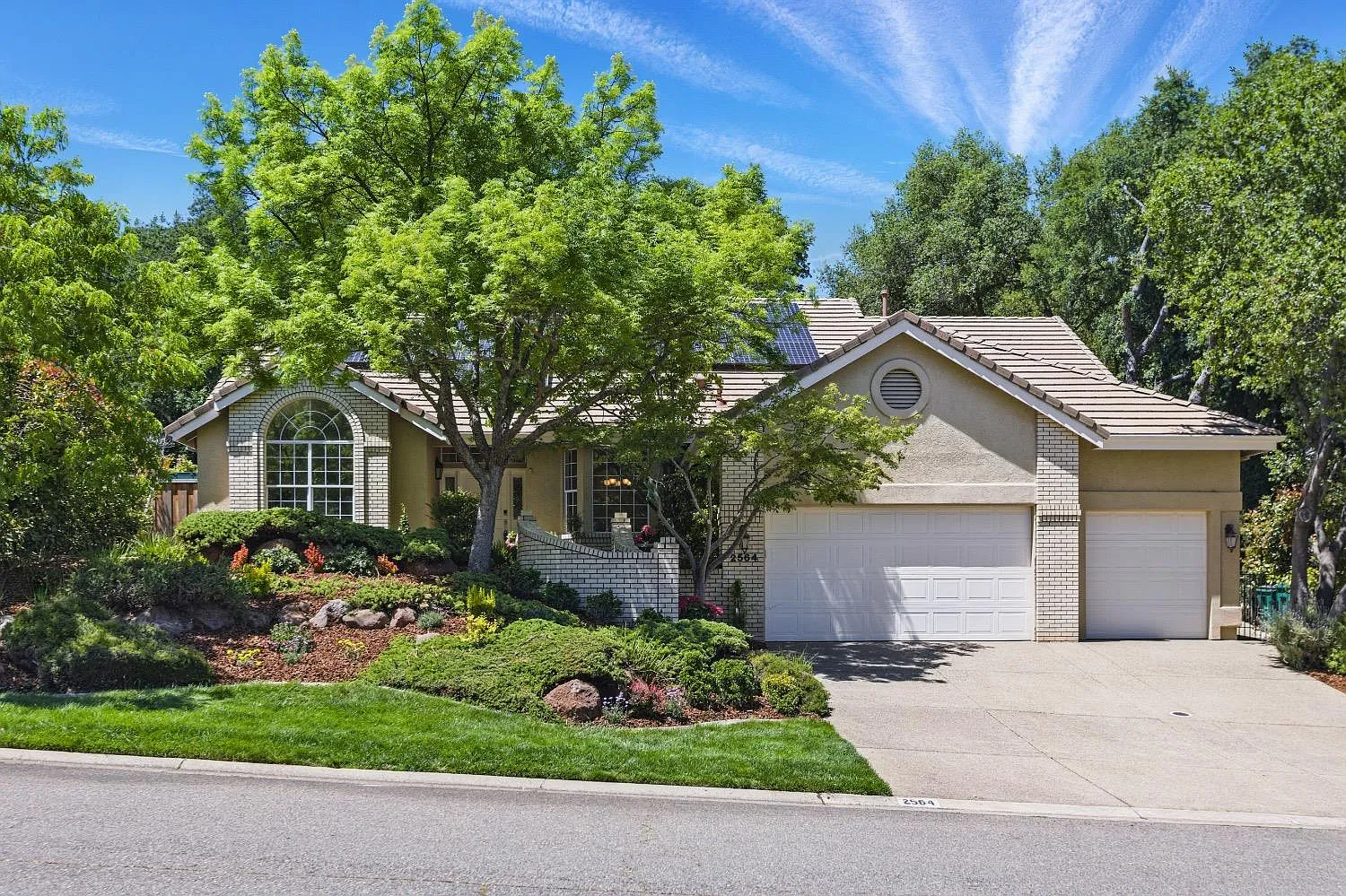 2564 Raleigh Way photo 1