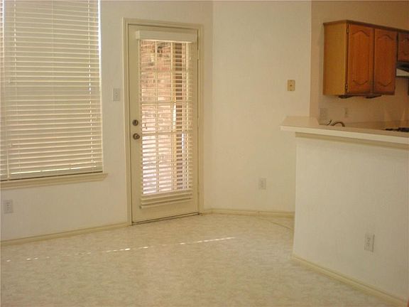 5th image of 7304 Crestfield Cir