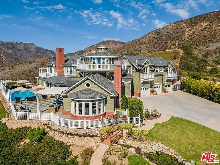 6277 Sea Star Dr — Photo 1