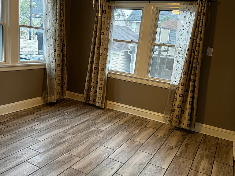 1447 Lakeland Ave — Photo 8