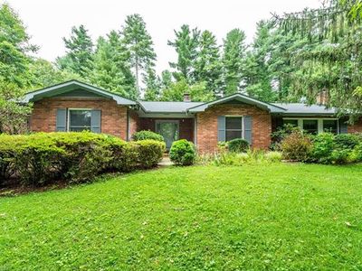 104 Pinecrest Estates Dr, Flat Rock, NC, 28731