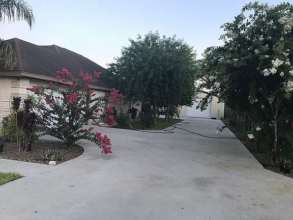 2nd image of 1704 Platinum St