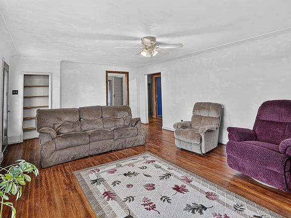 5th image of 5441 N Huron Rd