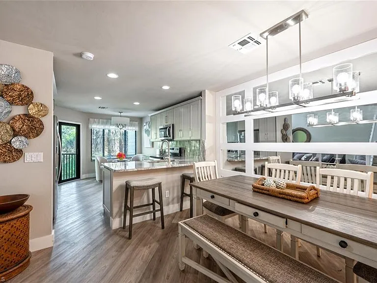 27113 Oakwood Lake Dr — Photo 2