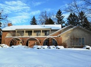 4147 Stoneleigh Rd, Bloomfield Hills, MI 48302