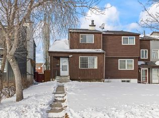 392 E Templeside Cir NE, Calgary, AB T1Y4K9