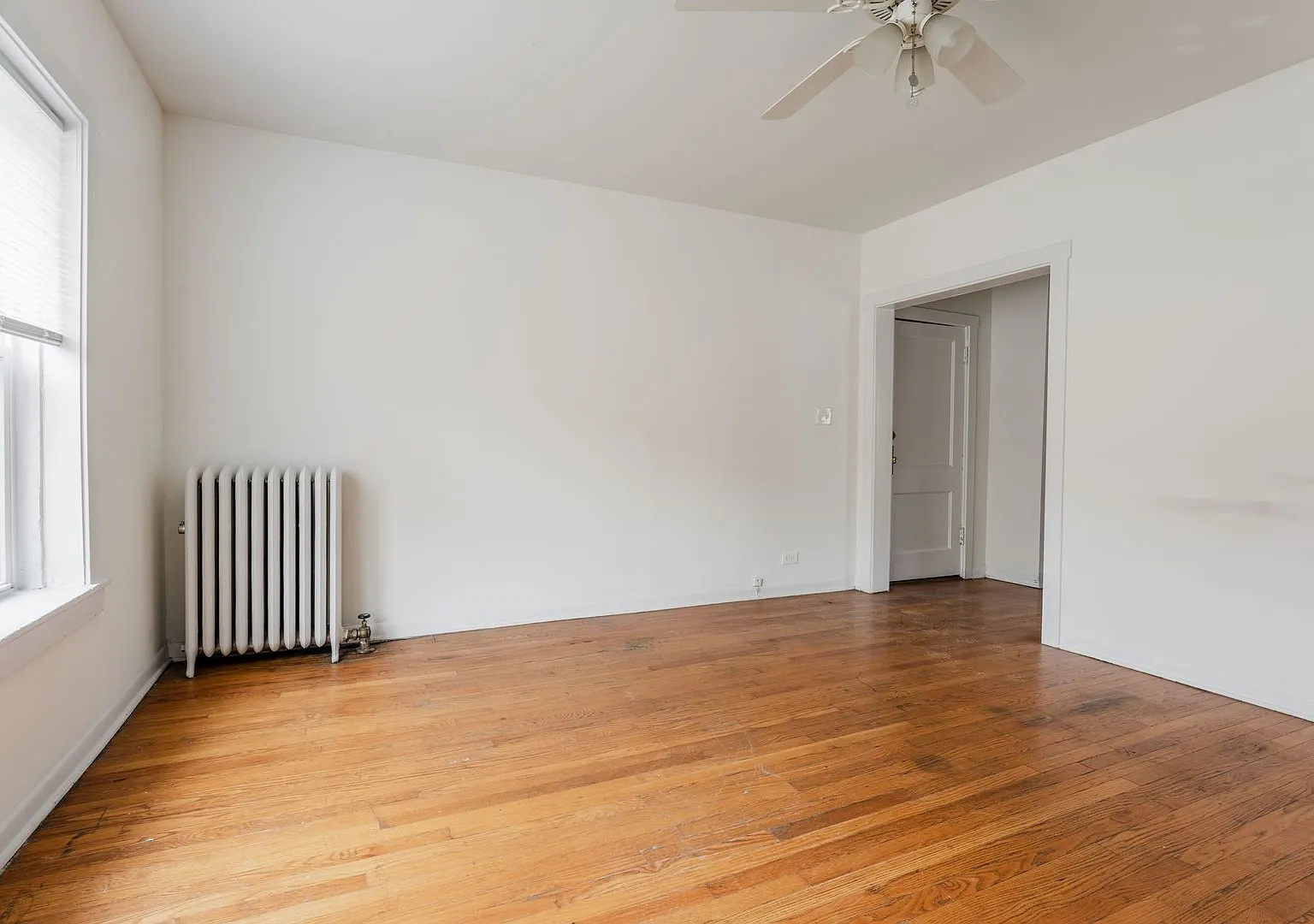 North Center / St. Bens - 2 Bed / 1 Bath - Heat Included — Photo 4
