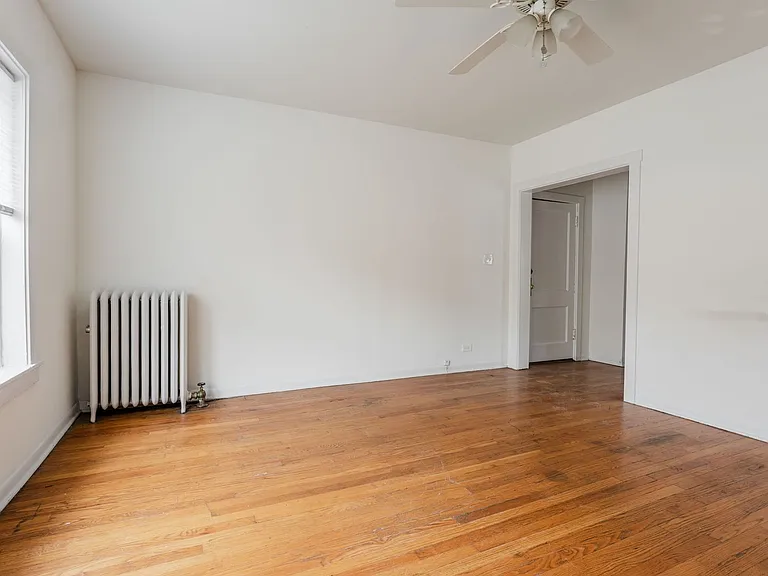 2209 W Byron St #1 — Photo 4