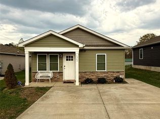 1946 11th Ave NE, Hickory, NC 28601