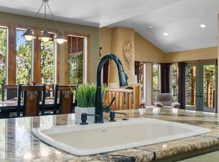 215 Peekaboo Trl, Hamilton, MT 59840